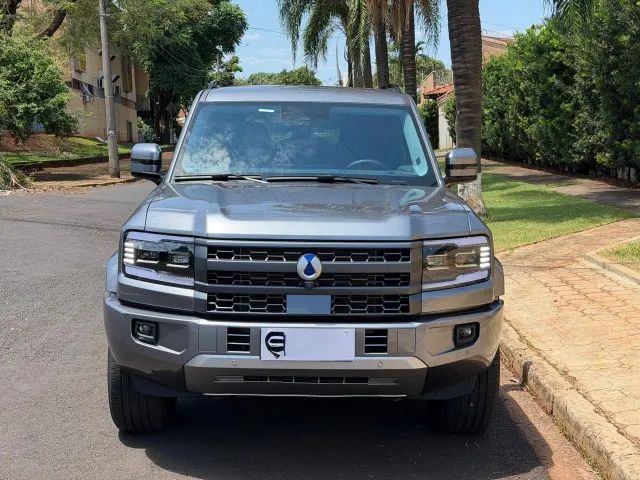 Denza B5 4WD, foto 6 de 13