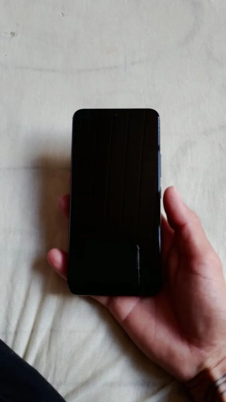 Galaxy s22,estado de novo ainda com o plástico de proteção na parte de cima  - Foto 2