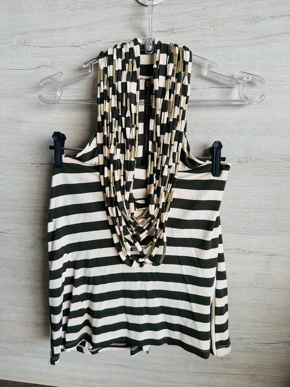 Blusa soltinha com máxi colar - Foto 3