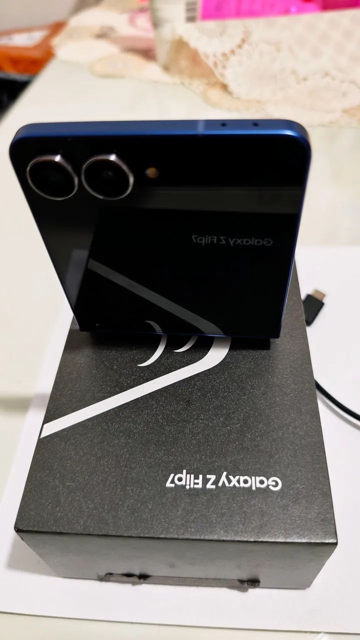 Samsung Galaxy Z Flip7 - Foto 5