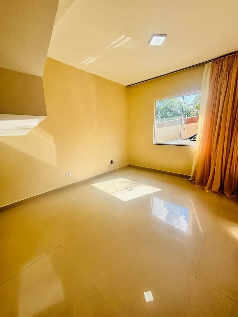 SOBRADO DE 160m² | 3 QUARTOS | PRÓXIMO A SANTA FELICIDADE - Foto 4
