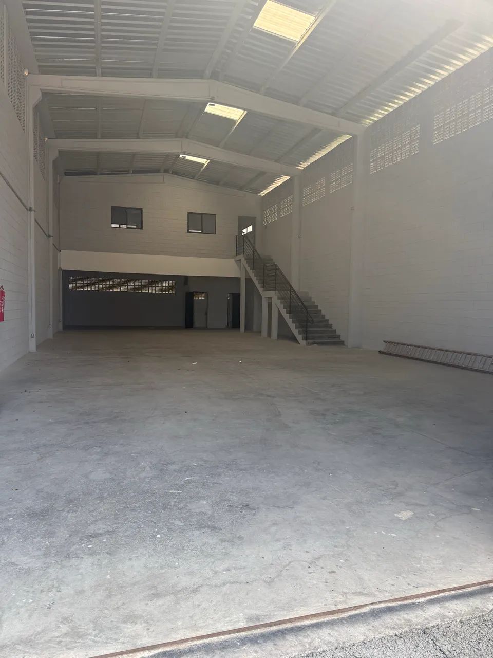 Alugo galpao na Ribeira (380mts cada) - Foto 2