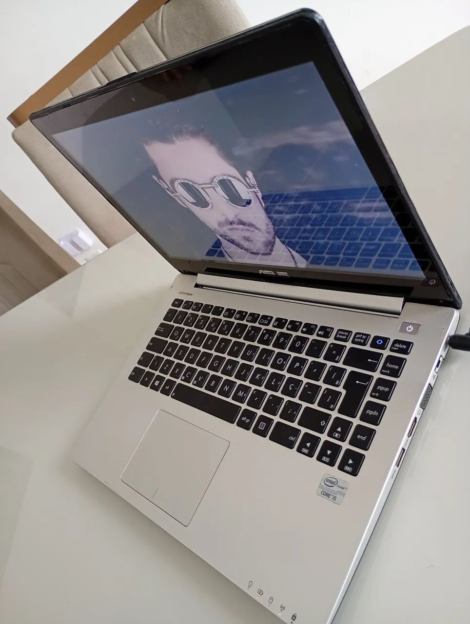 Notebook com touch screen Core i5 aceito cartão 