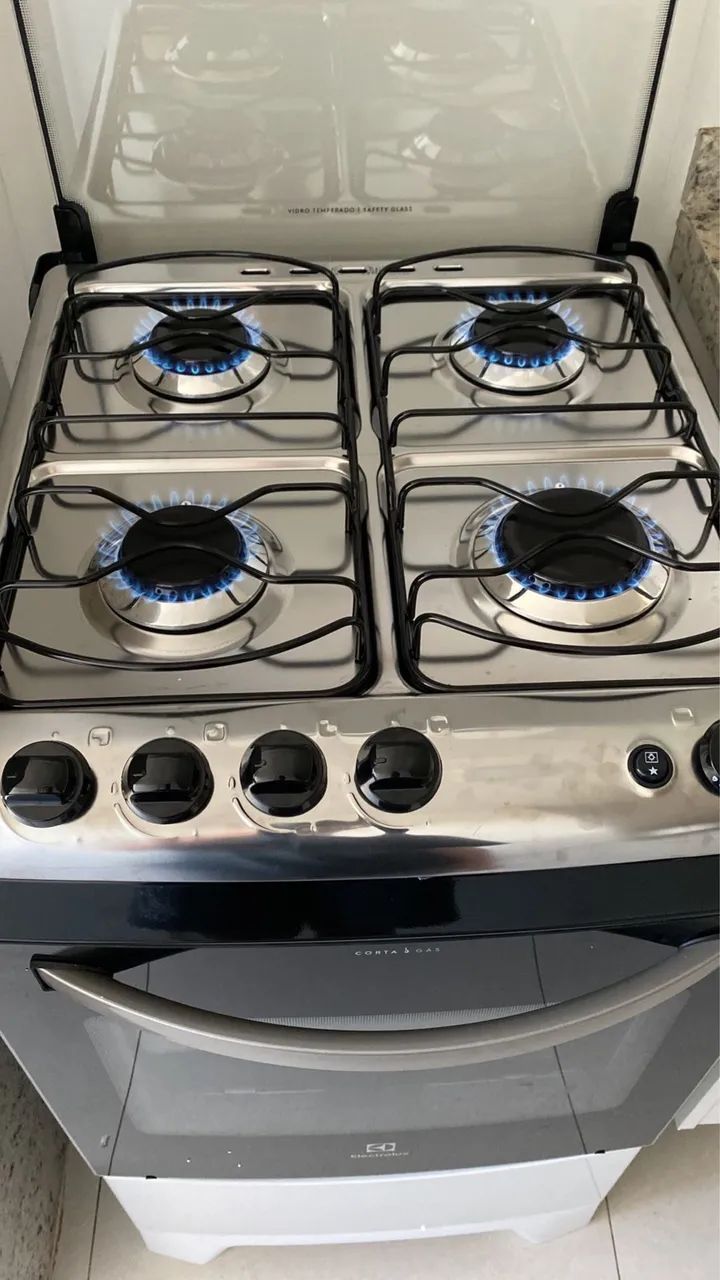 Fogão Electrolux 4 bocas, forno 70 L, autom.. , 52 LBU, branco c/ tampo vidro temperado. 