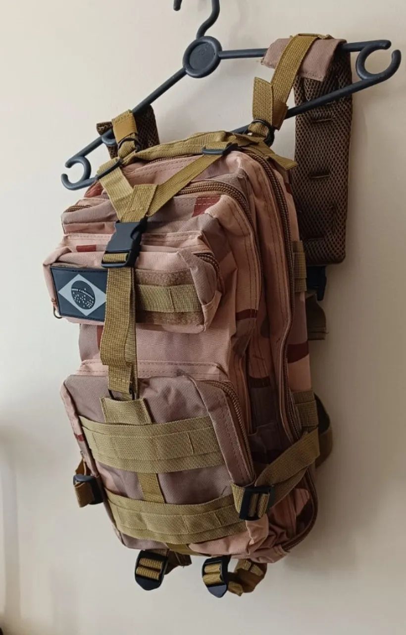 Mochila camuflada deserto resistente 30L com vários compartimentos nova