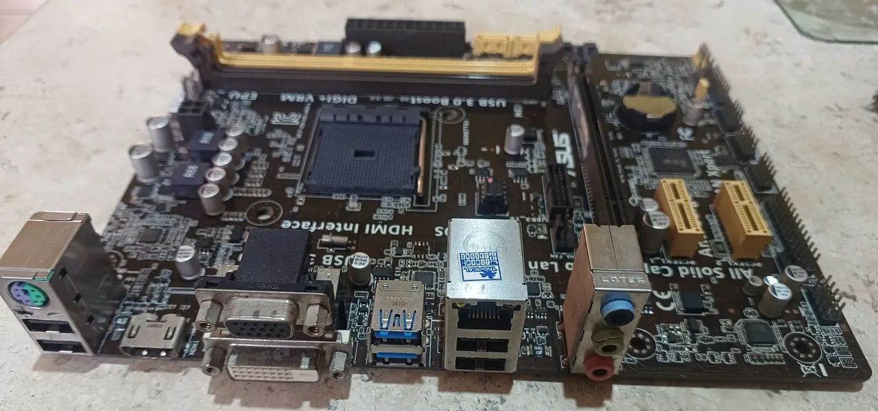 Placa Mãe AMD AM1 FS1B sem teste - Foto 2