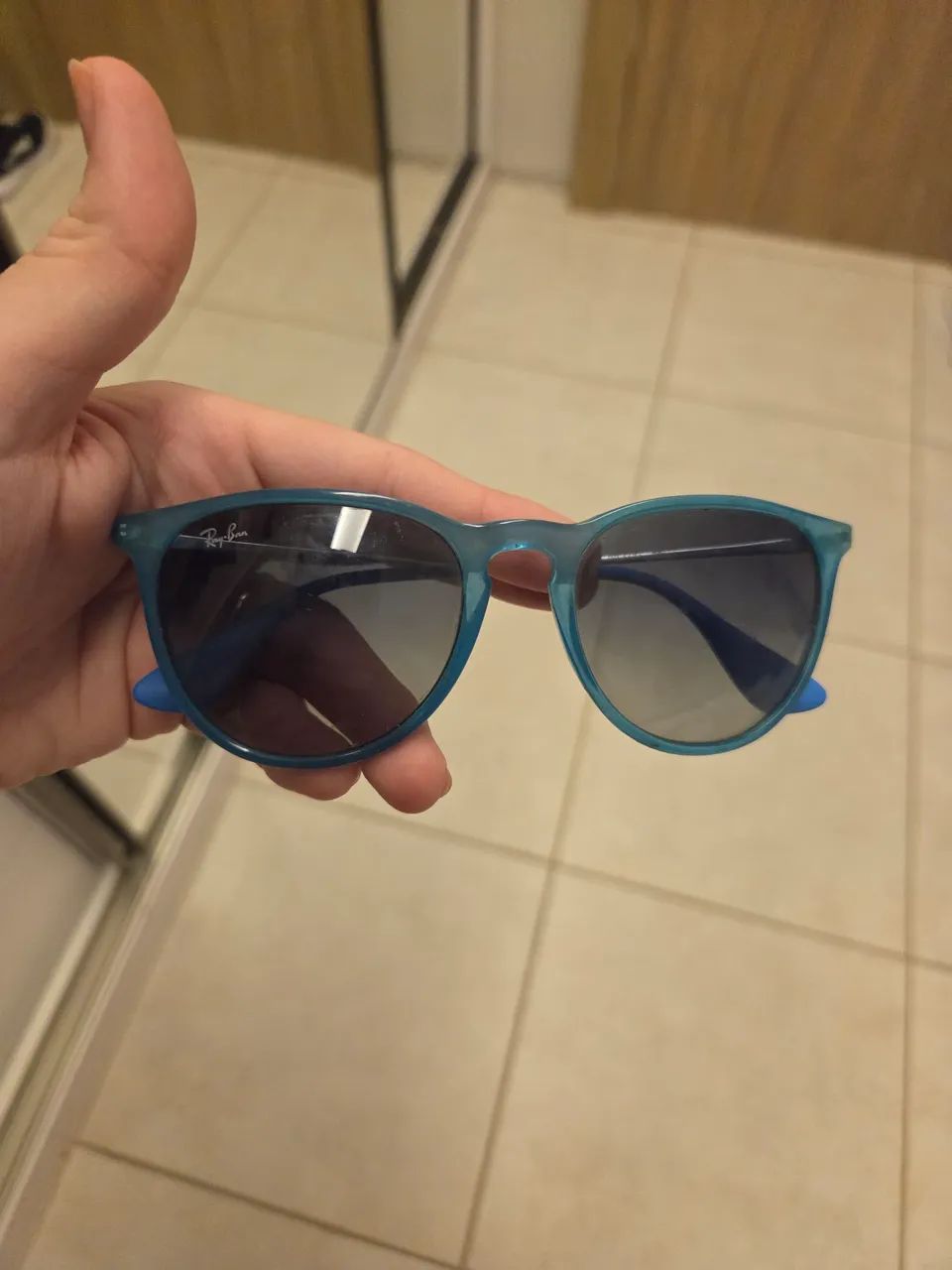 Óculos de sol rayban modelo erika