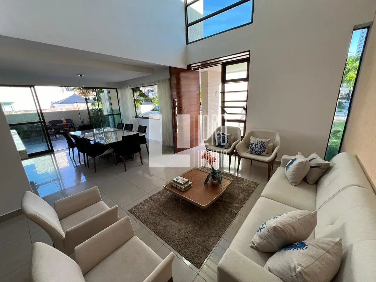 Casa Mobiliada para Alugar ou Comprar em Condomínio em Intermares REF: CA0001