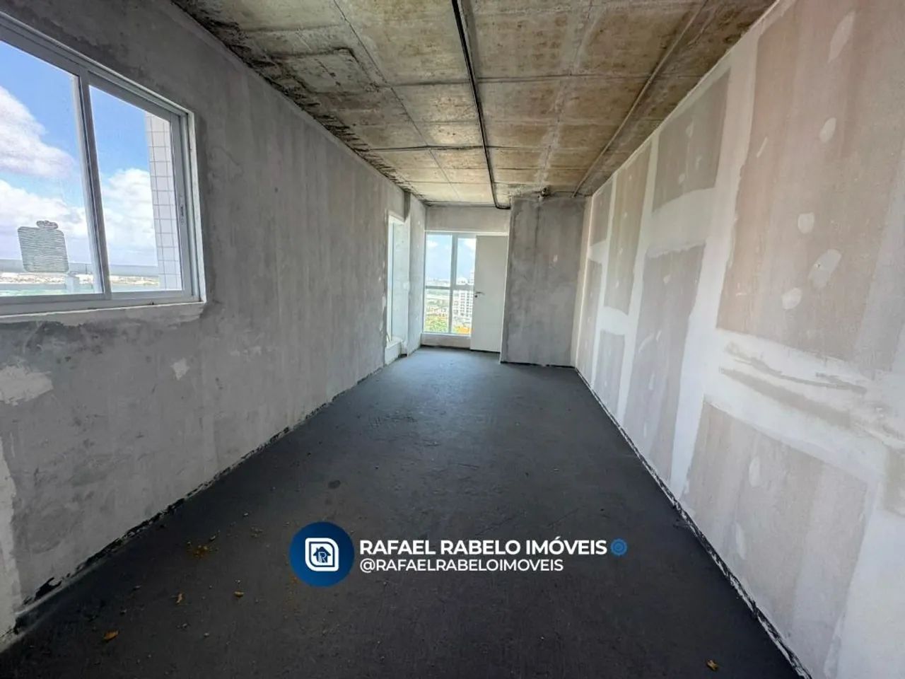 Sala comercial no Condomínio Quartier no bairro Parque Iracema.