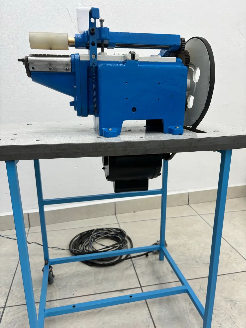 Máquina de Passar Cola KLEIN  - Foto 4