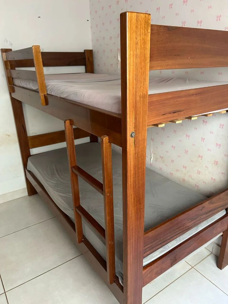 Cama Beliche semi nova  madeira maciça  - Foto 3