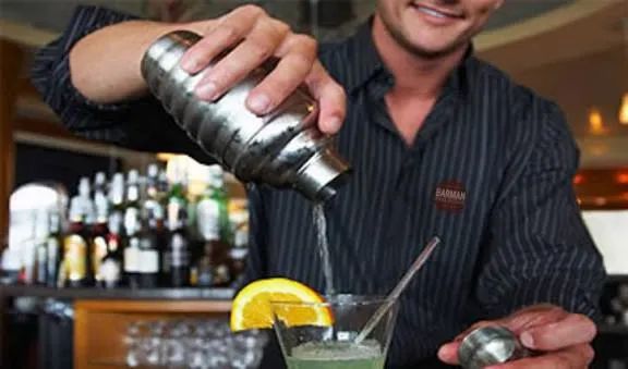 GARÇOM, AUX DE COZINHA, BARMAN EM FESTAS EVENTOS - Foto 2