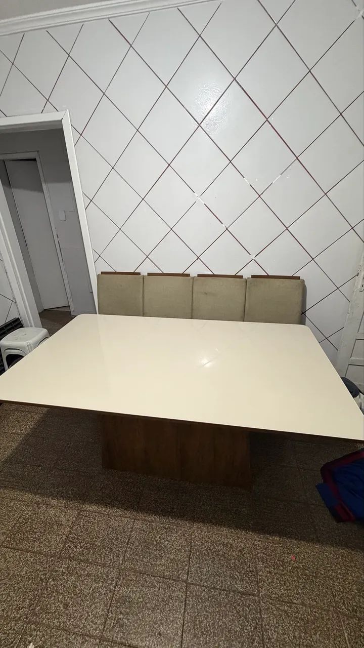 Mesa de vidro com 6 cadeiras 