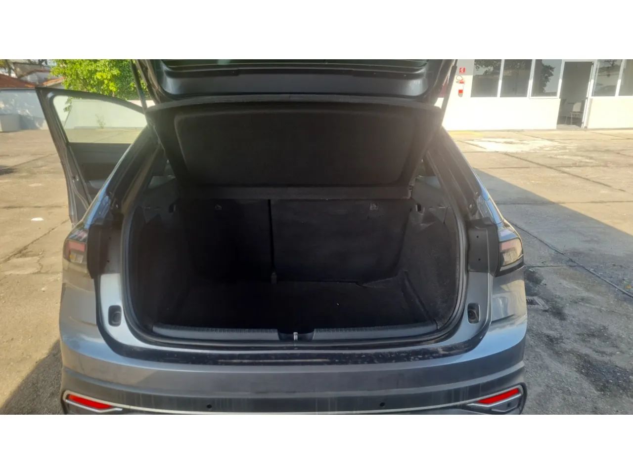Volkswagen Nivus Highline 1.0 200 TSI Flex Aut., foto 14 de 17