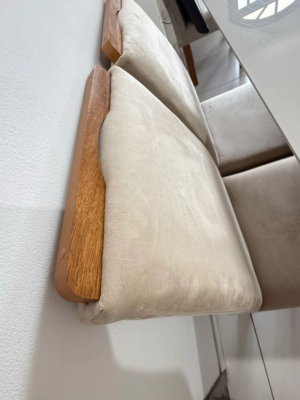 Vendo Mesa com cadeiras 6 lugares - Foto 4