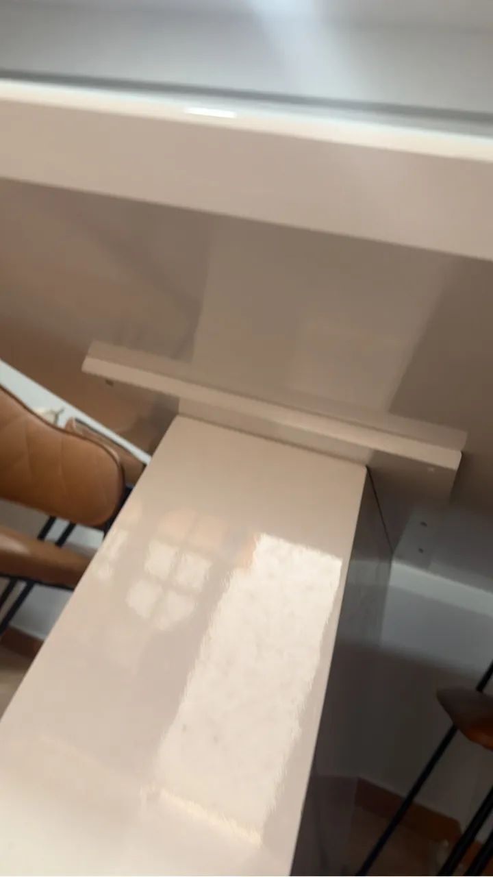 Mesa com quatro cadeiras - Foto 3