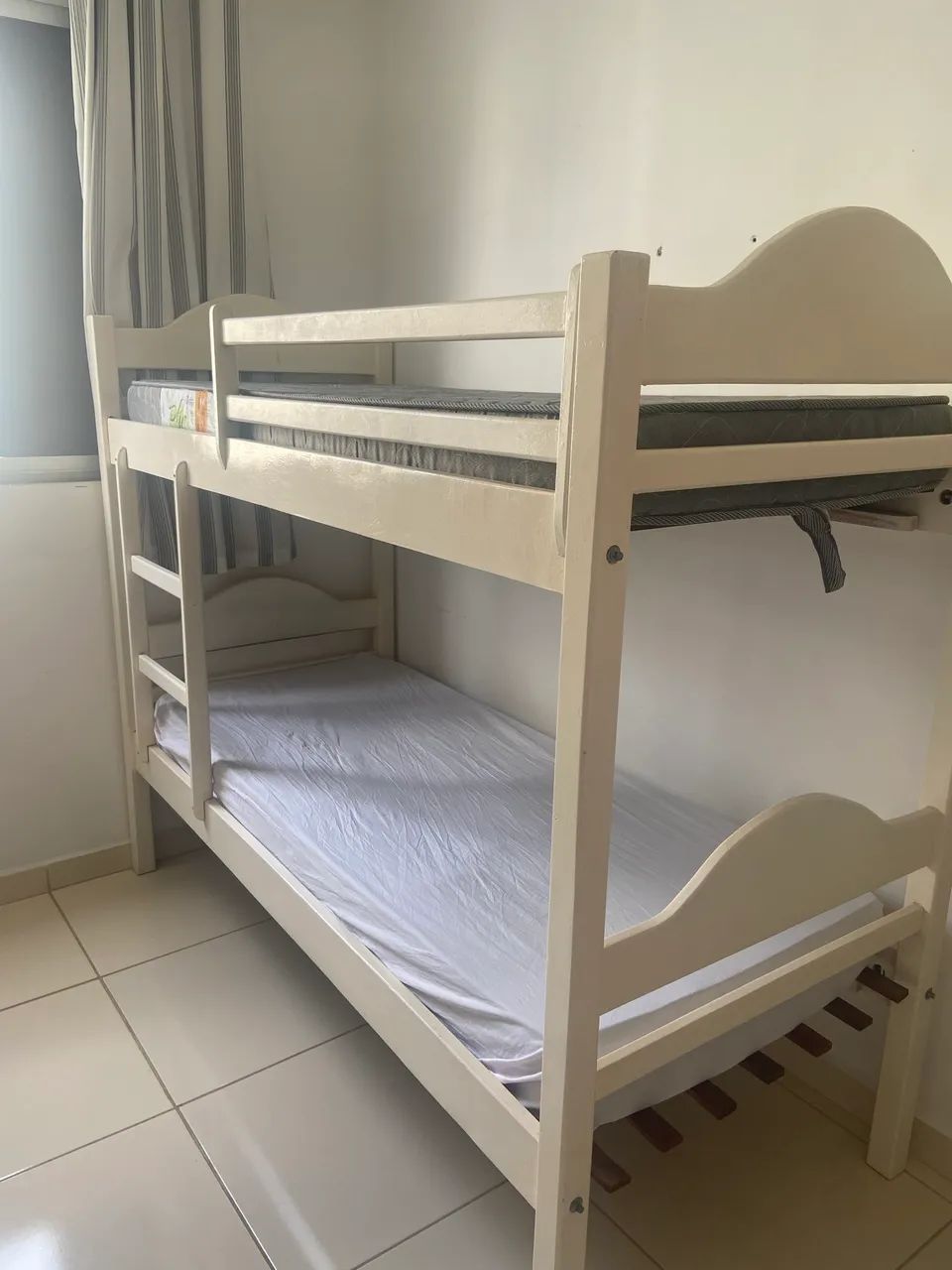 Beliche madeira maracatiara + 2 colchões  - Foto 4