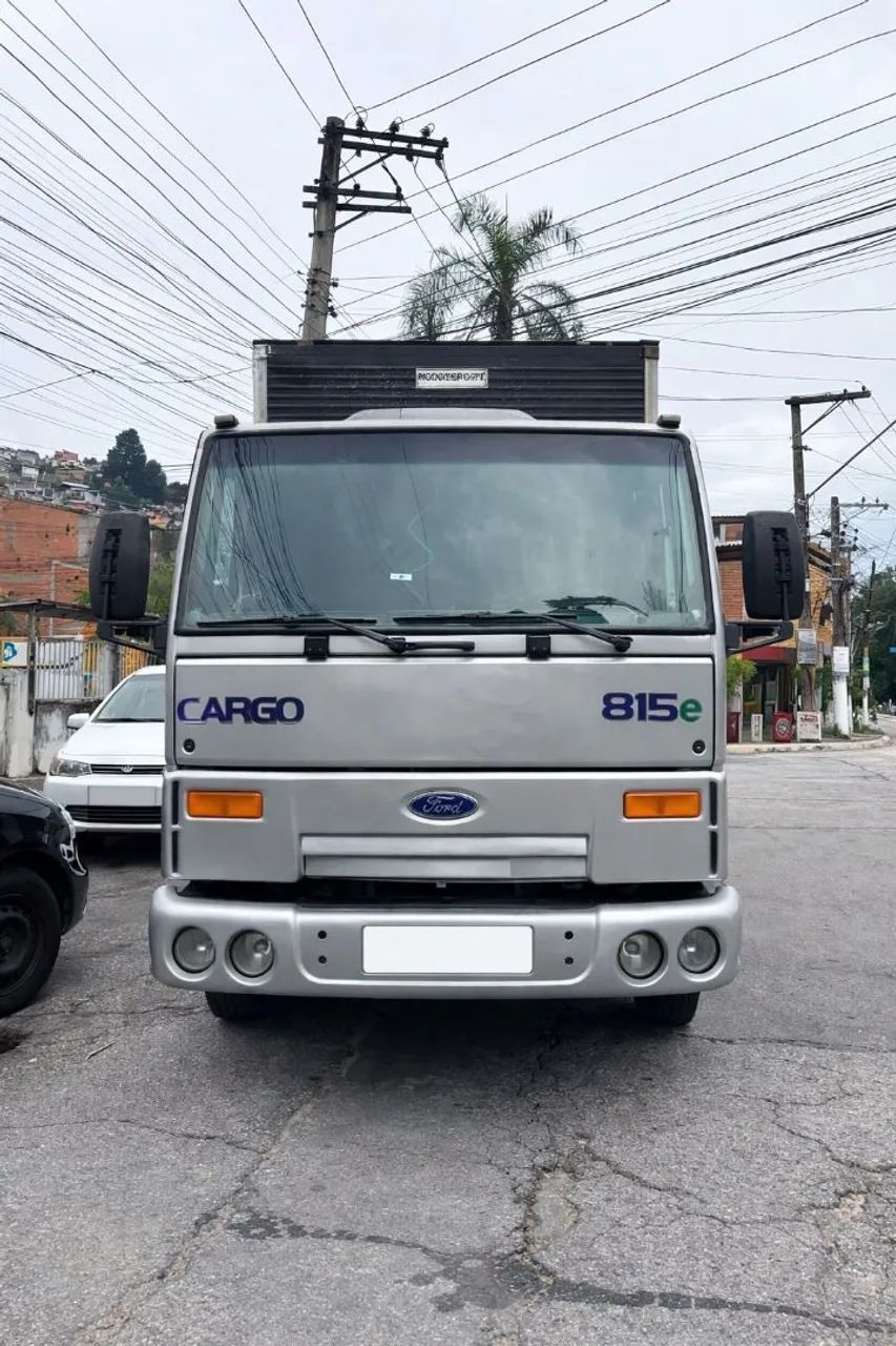 Ford Cargo 815E 2011 - Foto 2