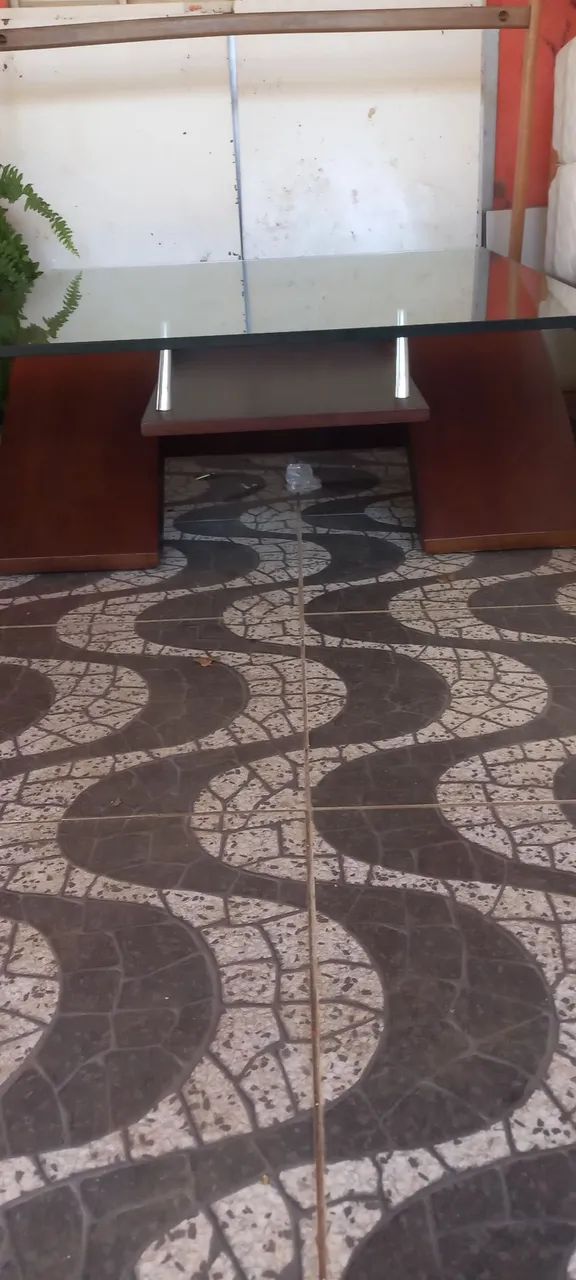Mesa de centro  tampa de vidro 