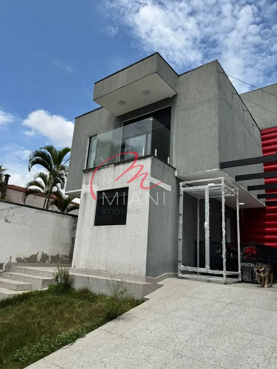 Sobrado à Venda  Jardim Adalgiza | 2 suítes e piscina