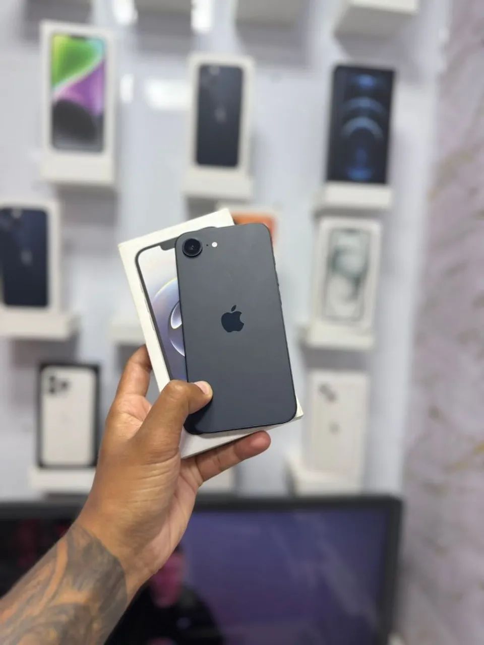 IPHONE 16e 256GB<br>R$ 3.299,00 MUITO TOP - Foto 3