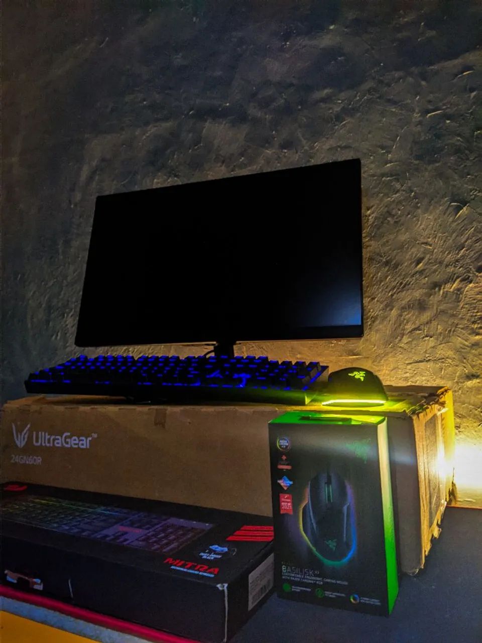 Monitor LG ultragear, mouse Razer e teclado redragon - Foto 2