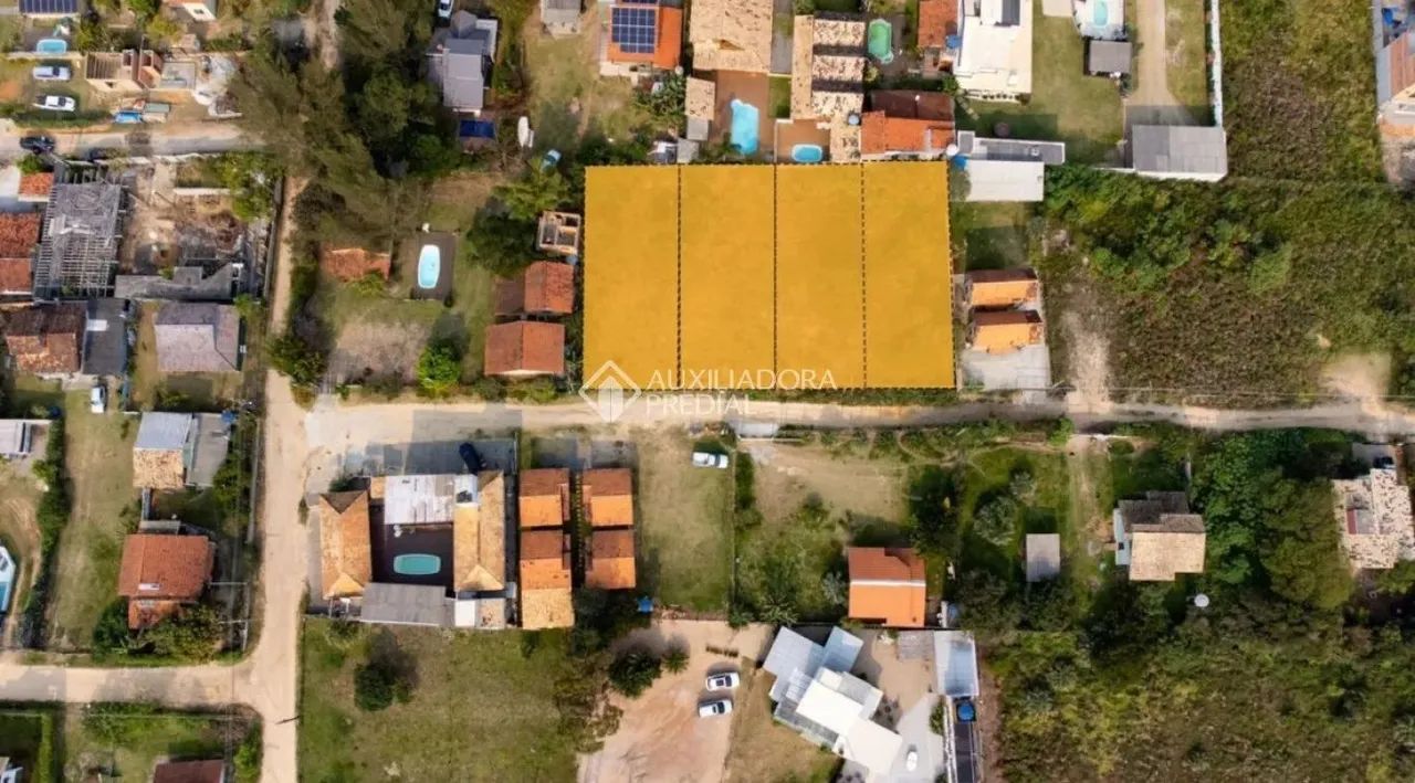 Terreno com 1.454 m2 próximo do centrinho da Praia do Rosa - Foto 2