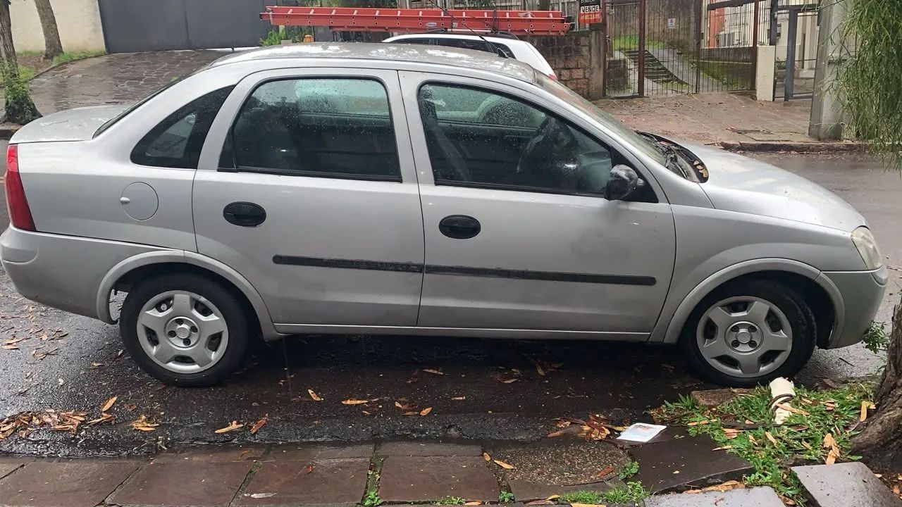 Chevrolet Corsa Sedan 1.8 MPFI Flexpower 8V 4P 2004