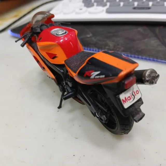 miniatura detalhada da MOTO Yamaha R1 GP-32 - Foto 2