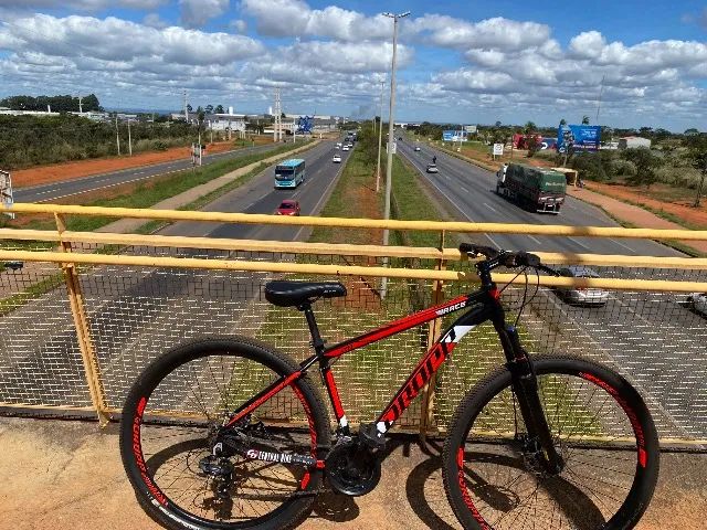 Vendo uma bike aro 29 nova 