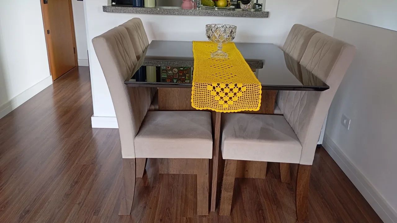 Mesa sala de jantar 4 lugares 