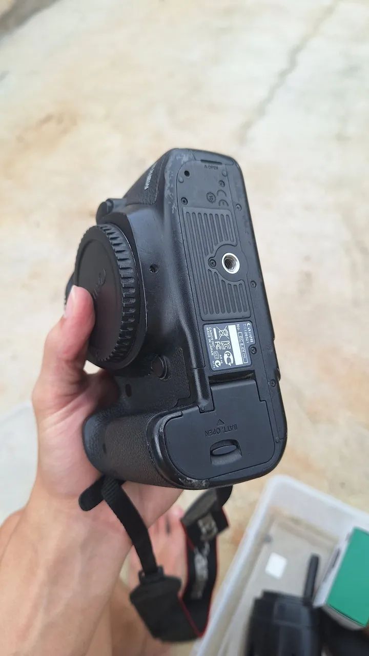 CANON 5D MARK III + 3 BATERIAS + CARREGADOR - Foto 3