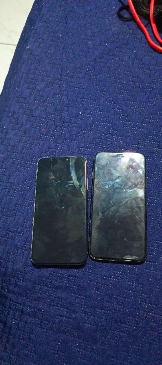 Vendo 2 iPhones x retirada de peças