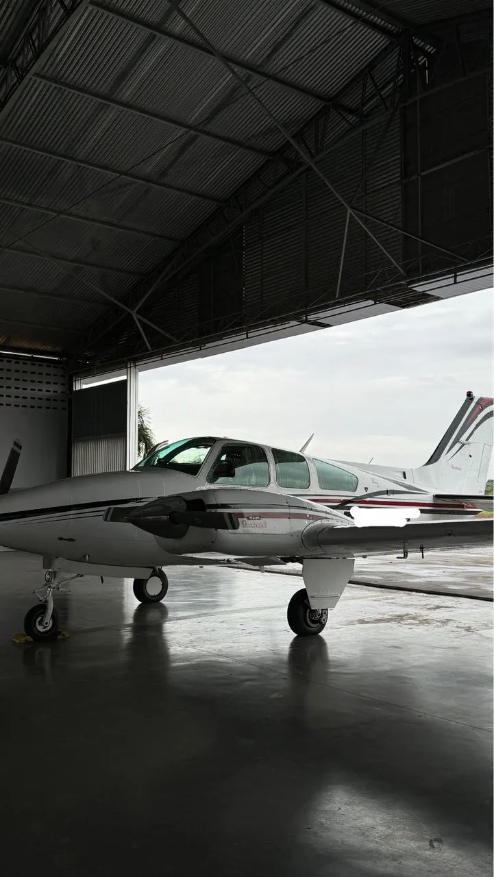 Avião baron B 55 - Foto 2