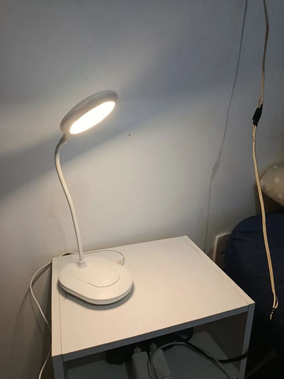 Luminária mesa Led, Nova na caixa! - Foto 4