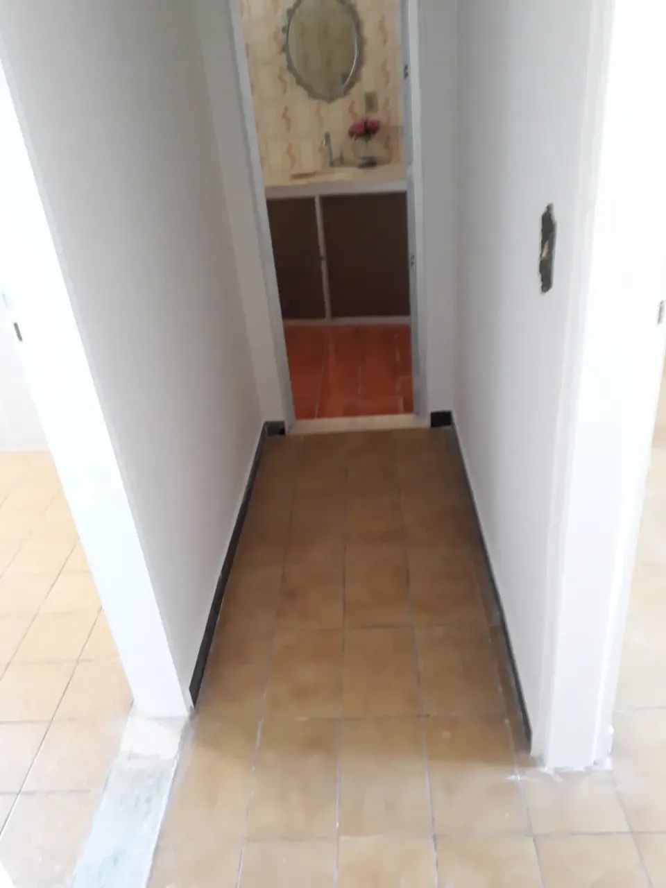 Imóvel para aluguel possui 95 metros quadrados com 2 quartos - Foto 2