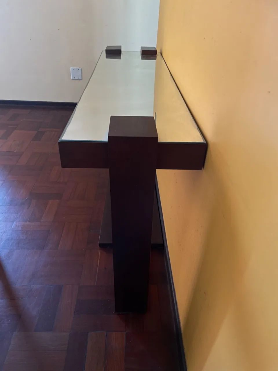 Mesa de madeira com tampo de espelho  - Foto 3