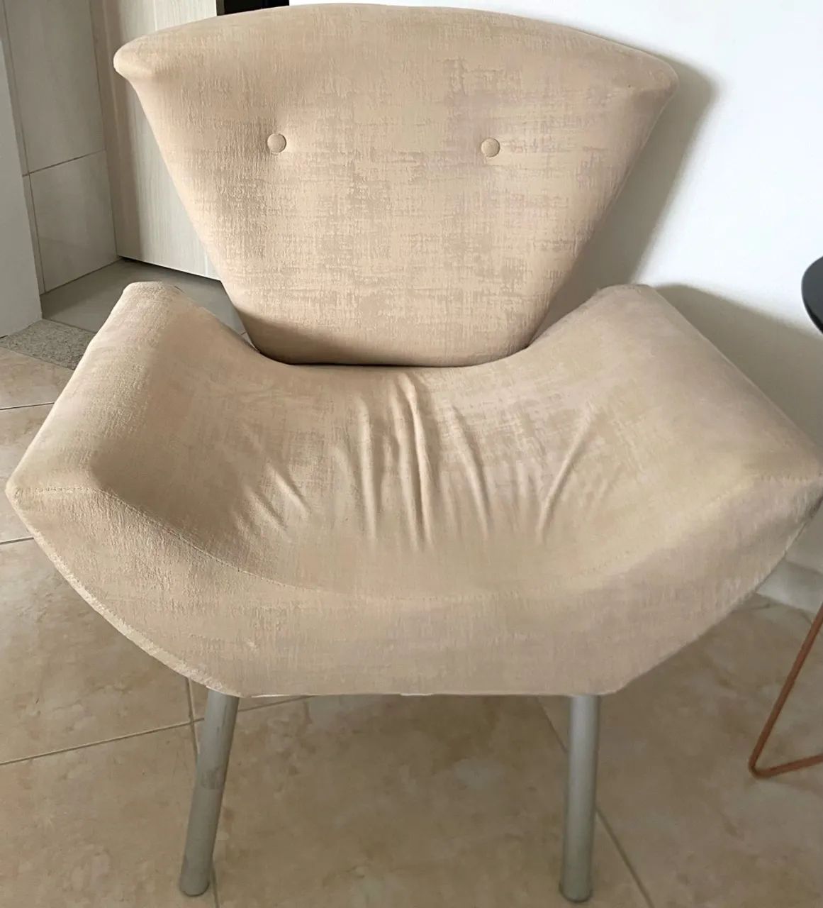 Poltrona Decorativa Confortável e Moderna - Ótimo Estado!