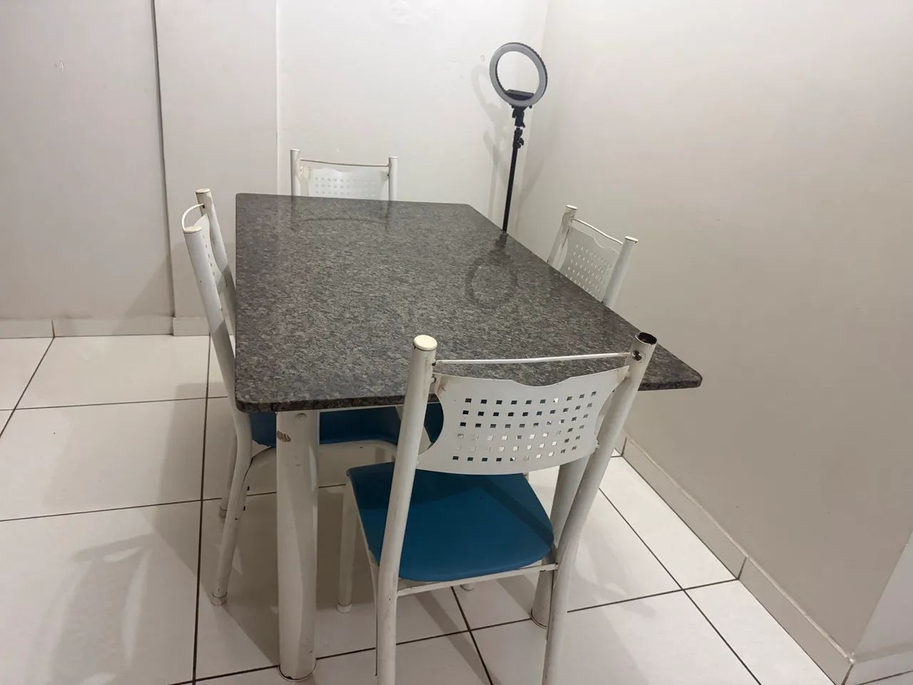 mesa e 4 cadeiras - Foto 3