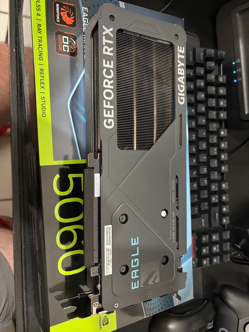 RTX 5060 8GB EAGLE GIGABITY ZERA  - Foto 4