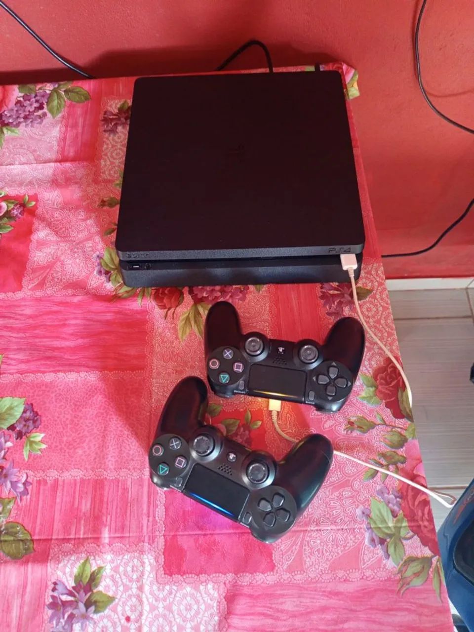 Ps4 slim,col tv de 43 polegadas apenas com uma pequena listra  - Foto 3