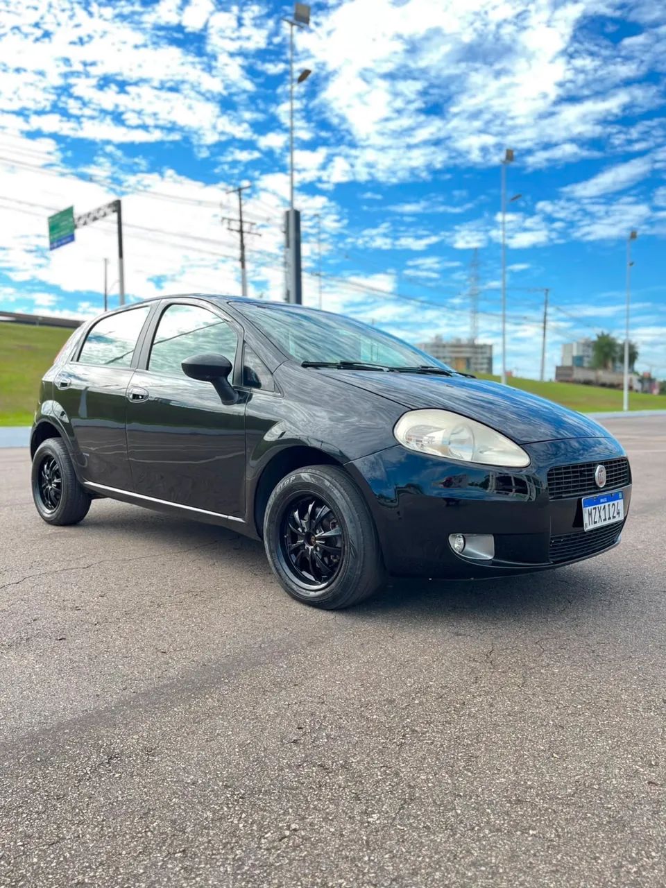 Fiat Punto Attractive 1.4 Fire Flex 8V 5P 2011