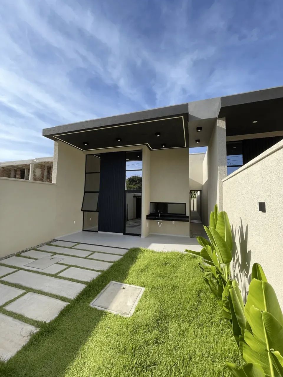 CASA - 3 SUÍTES - COÍTE - EUSÉBIO