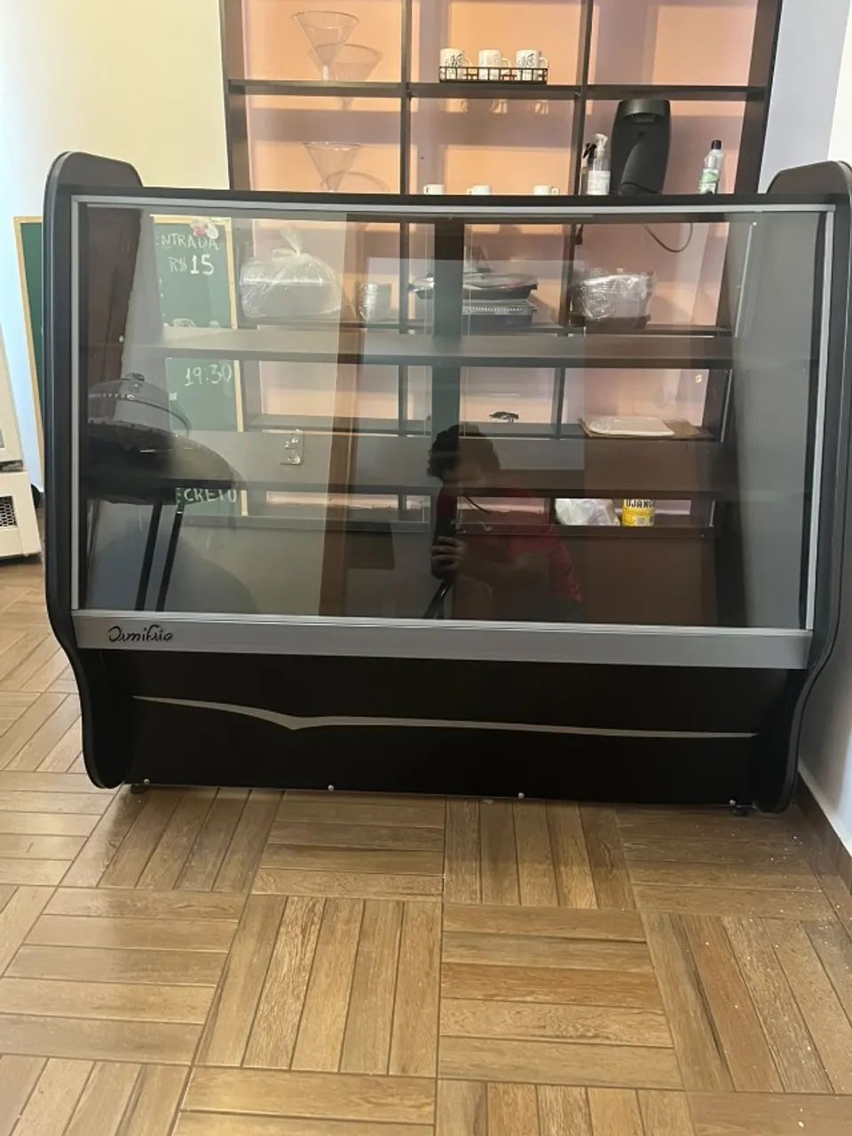 Balcão com vitrine não refrigerado 