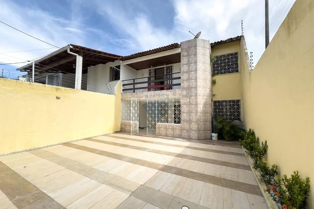 Excelente casa duplex solta no Parque Manibura - Foto 2
