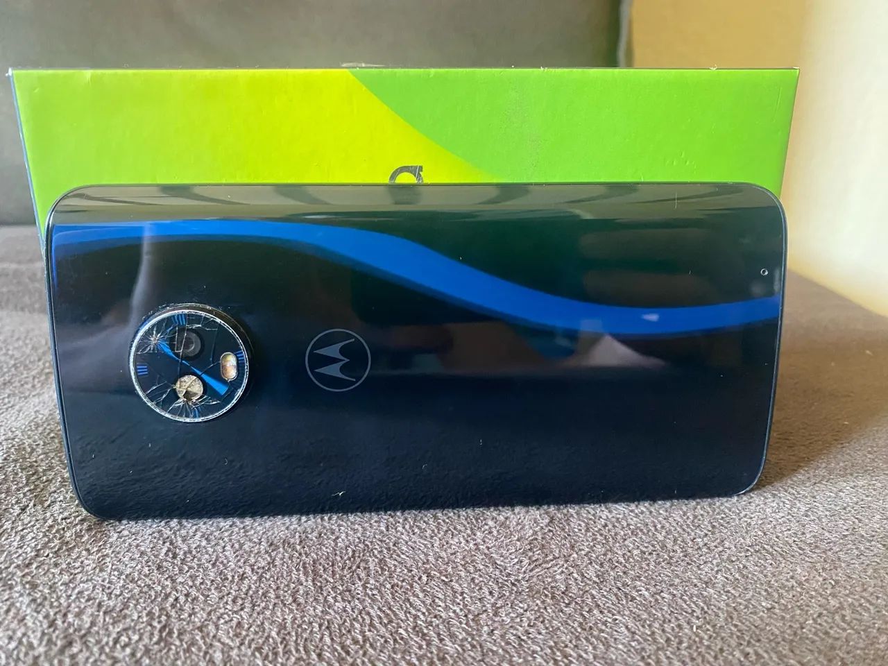 Moto g6 plus com defeito na bateria. - Foto 2