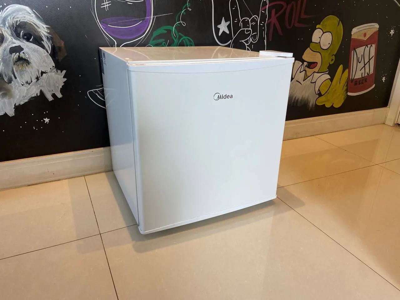 Frigobar Midea Novo 