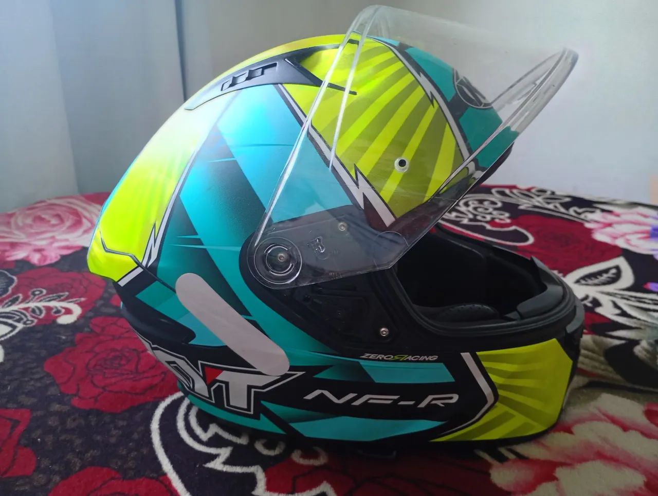 Vendo capacete KYT