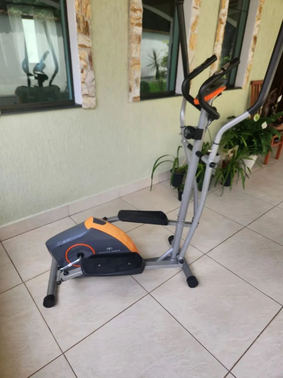 Bicicleta ergométrica profissional novíssima 