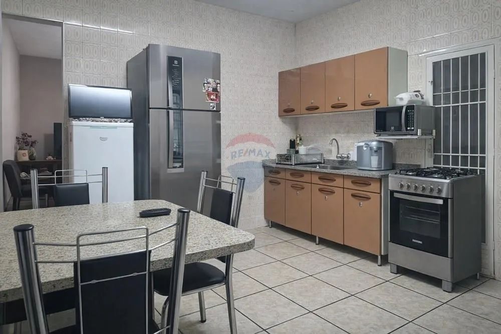 Casa térrea de 1 dormitório que pode transformar em 2 dormitórios - sem vaga auto - Foto 3